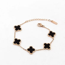 Load image into Gallery viewer, J Hope four-leaf clover bracelet💜 - BTS ARMY GIFT SHOP
